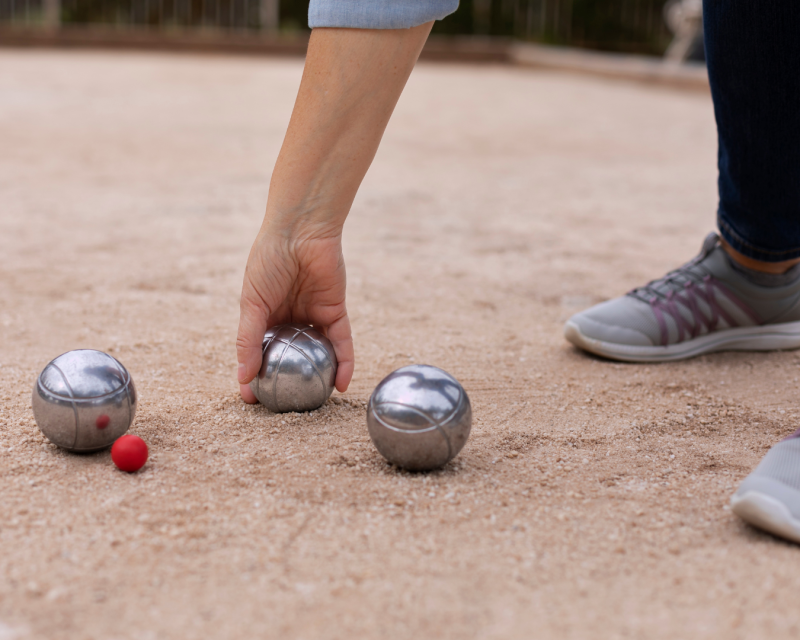 Réalisation d’un terrain de pétanque par un paysagiste professionnel à Toulon