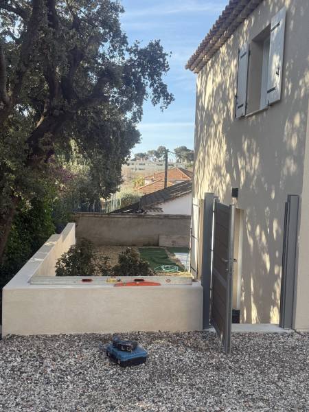 Avant la pose de la clôture